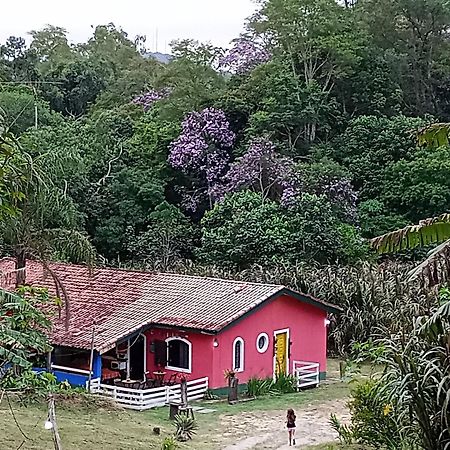 O Brejo Encantado Hospedagem E Hostel Embu Luaran gambar