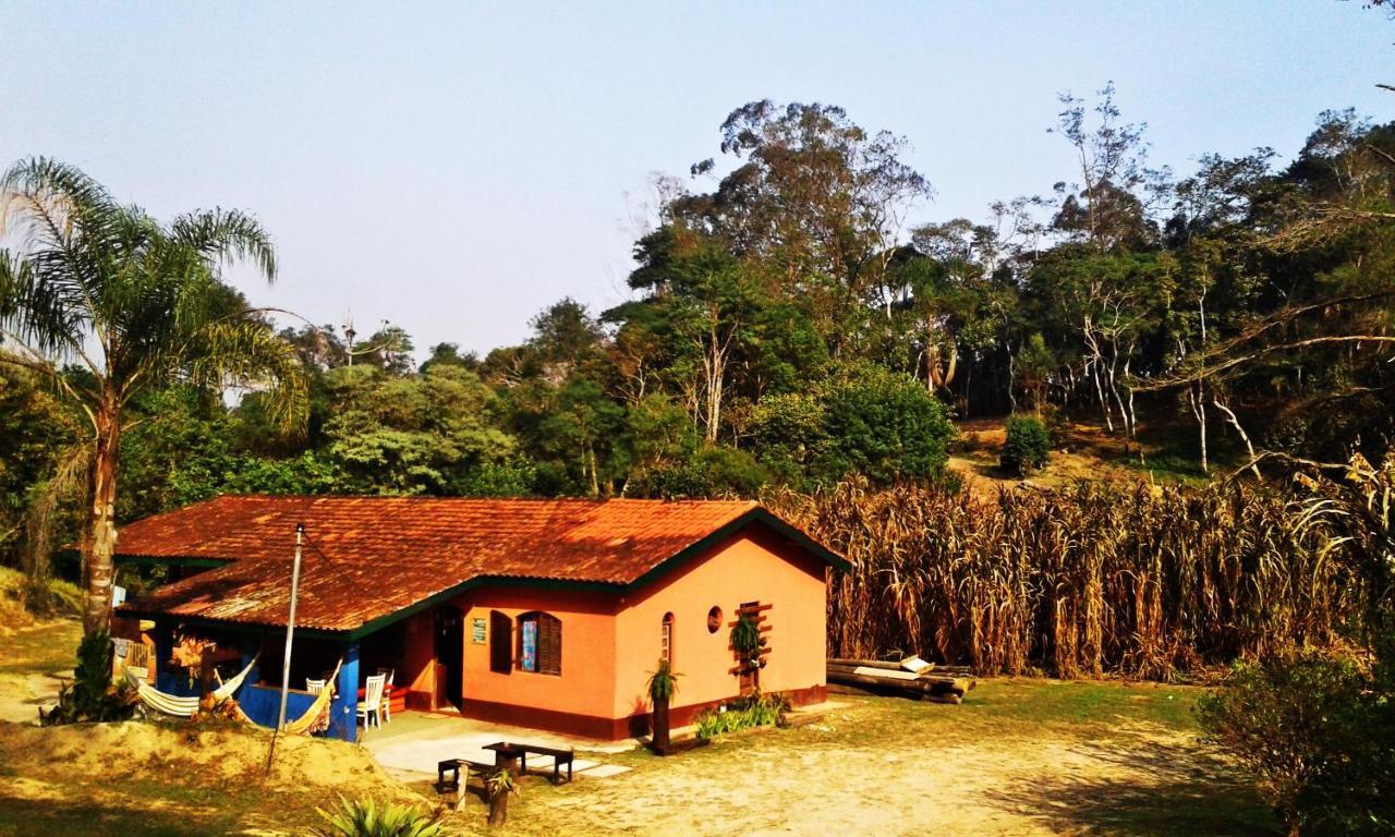 O Brejo Encantado Hospedagem E Hostel Embu Luaran gambar