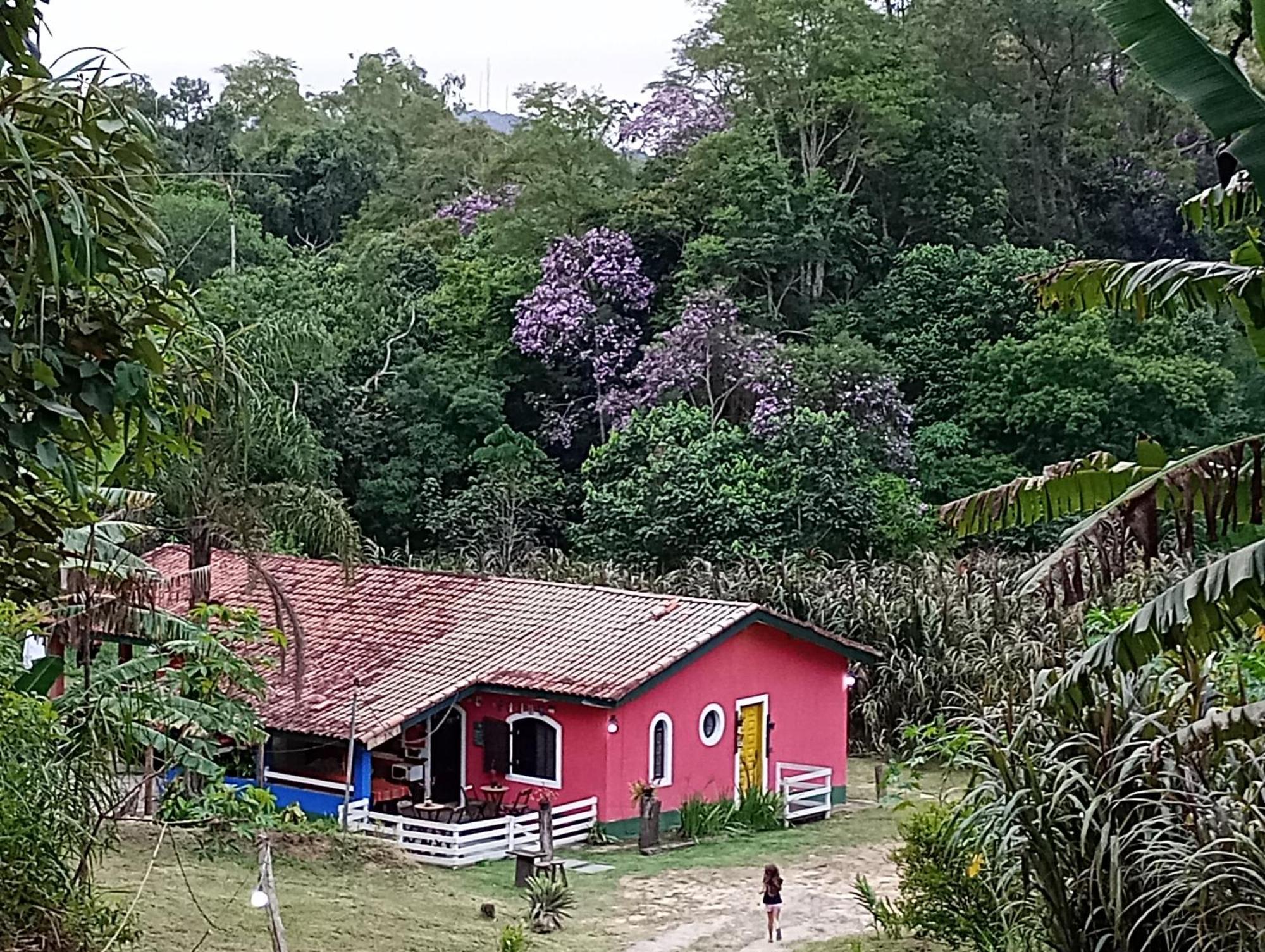 O Brejo Encantado Hospedagem E Hostel Embu Luaran gambar